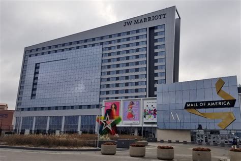 mall of america hotels attached